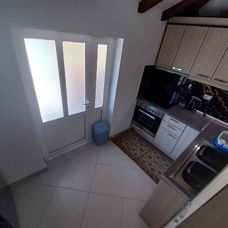 Guest House Ilir Berat Exterior photo