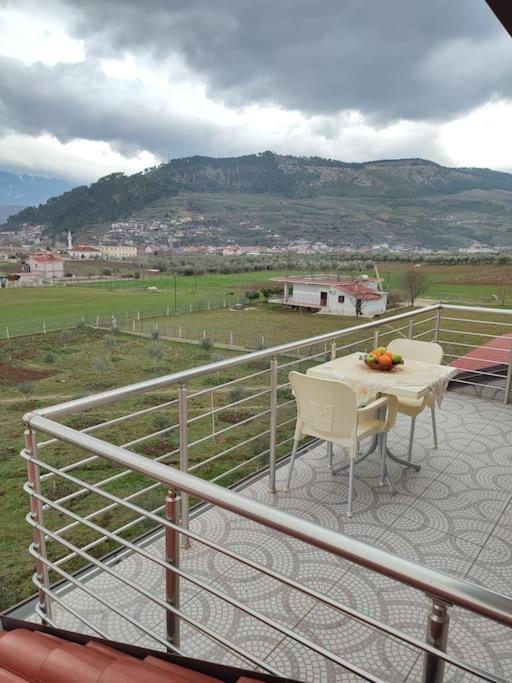 Guest House Ilir Berat Exterior photo