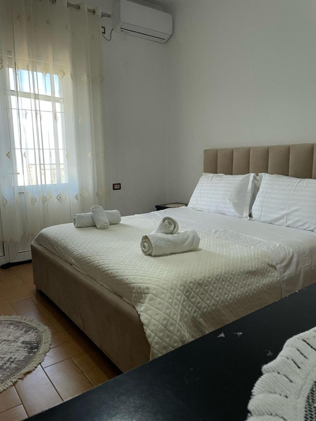Guest House Ilir Berat Exterior photo