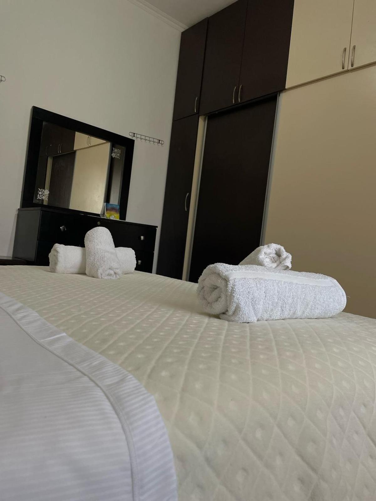 Guest House Ilir Berat Exterior photo