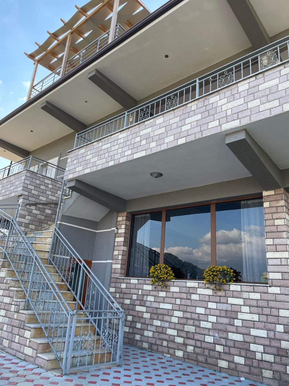 Guest House Ilir Berat Exterior photo
